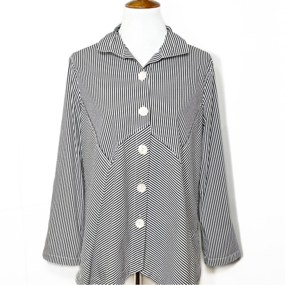 Ali Miles Black White Striped Asymmetrical Roll Tab Long Sleeve Buttondown Shirt - Picture 6 of 10